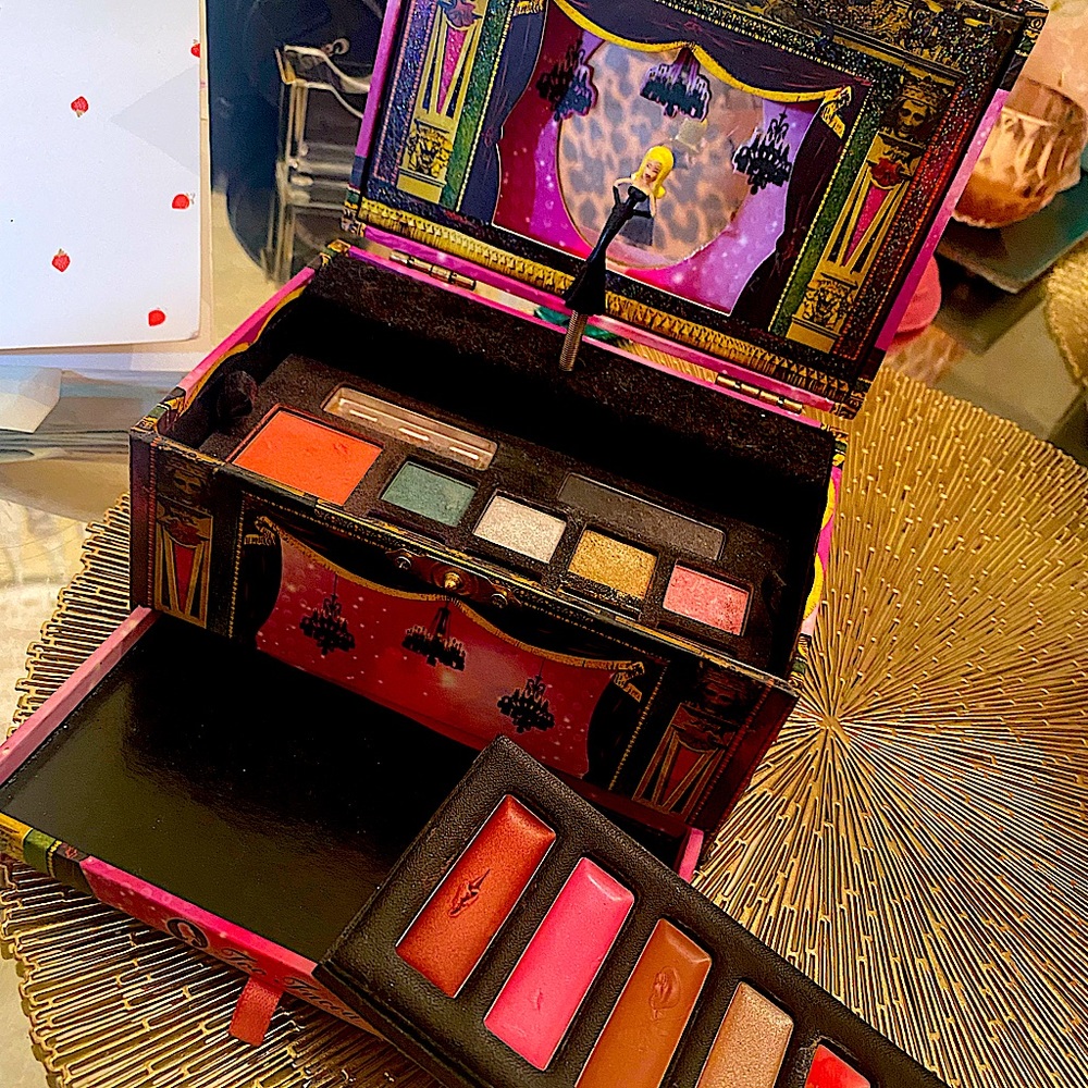 World Domination Tour Too Faced Makeup Palette
